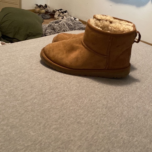 UGG - Picture 4 of 4